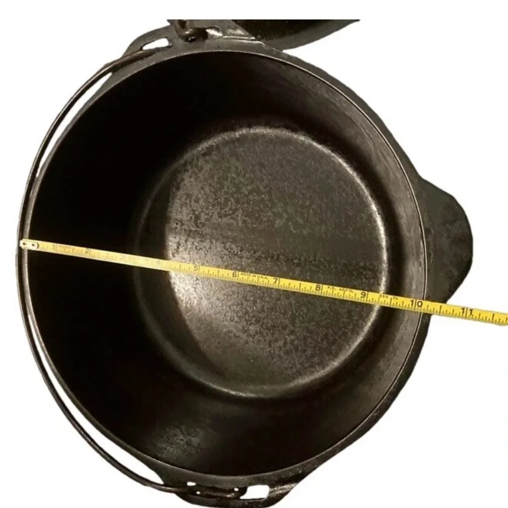 Vintage Cast Iron with Bail Handle and Lid
